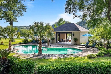 Spring Lake Estate spans 25 beautiful acres within an exclusive - photo 4