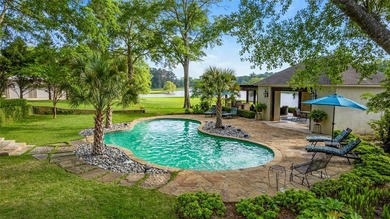 Spring Lake Estate spans 25 beautiful acres within an exclusive - photo 5