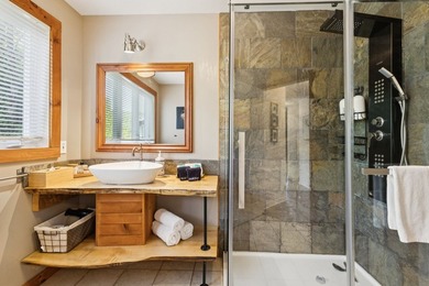Stunning and highly lucrative estate boasting breathtaking - photo 36