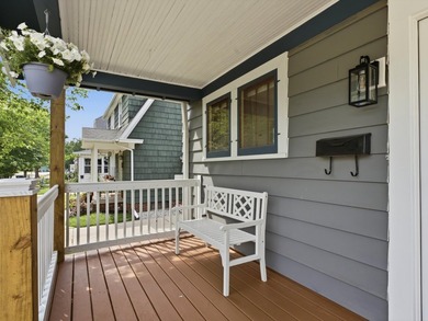 Do You Suffer From Old House Love?Knees get weak at the sight of - photo 5