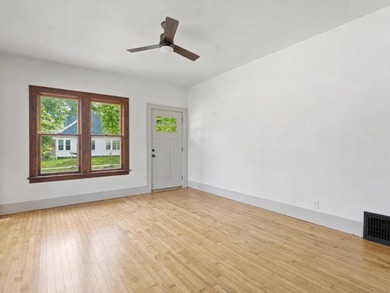 Do You Suffer From Old House Love?Knees get weak at the sight of - photo 9
