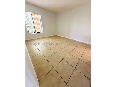 Highly sought-after Horizons West FIRST FLOOR 1 bedroom / 1.5 - photo 12