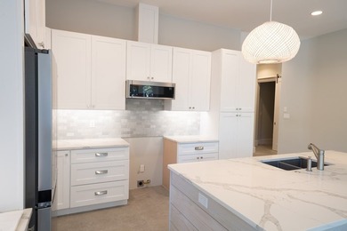 Royal Oaks is a bay-front community with - photo 13