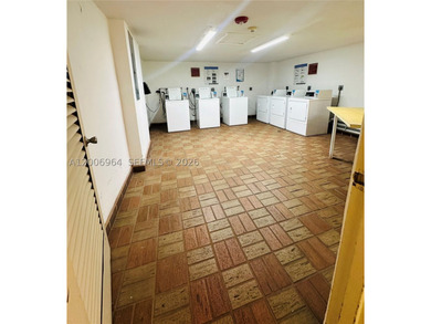 Highly sought-after Horizons West FIRST FLOOR 1 bedroom / 1.5 - photo 18