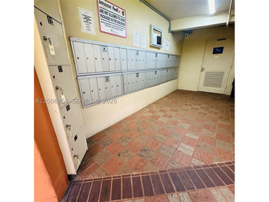 Highly sought-after Horizons West FIRST FLOOR 1 bedroom / 1.5 - photo 19