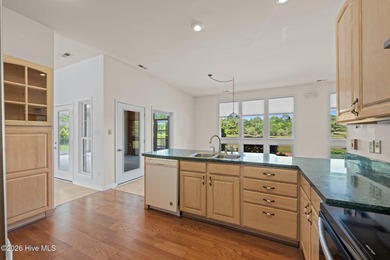 New price creates an exceptional opportunity for buyers to bring - photo 10
