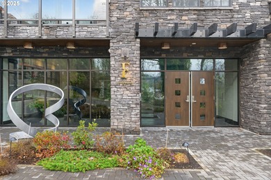 (private lake, pond, coastal) Condo For Sale in Lakeoswego Oregon