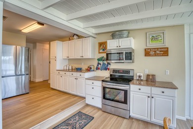 Welcome to 110 Bluebonnet Circle and experience lake living at - photo 19