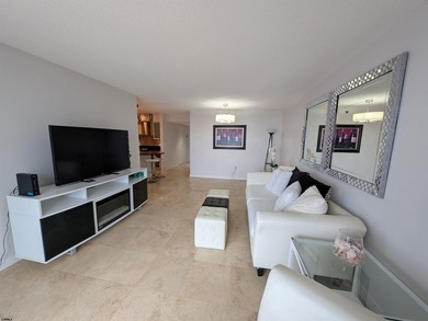 Vacant, clean, and ready for new Occupancy, way up on the 20th - photo 25