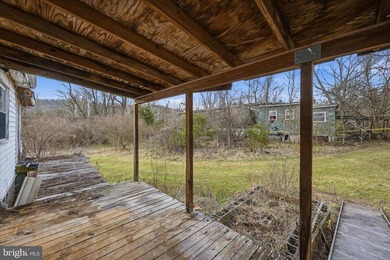 Hunt! Fish! Build! Rent! Develop! Divide! Homestead! Yes, the - photo 40