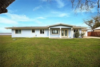 IMPROVED PRICE!! Escape the city and enjoy lake life in this - photo 3
