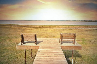 IMPROVED PRICE!! Escape the city and enjoy lake life in this - photo 5