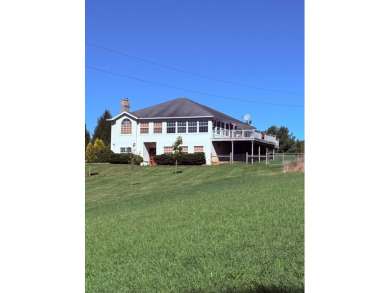 (private lake, pond, creek) Home For Sale in Fredericktown Ohio