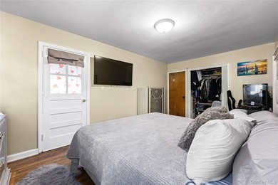 Welcome home to this inviting brick semi-attached single-family - photo 14