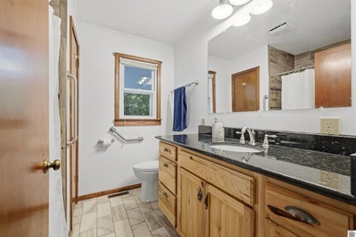 Spacious living with privacy and room to enjoy the outdoors, all - photo 15