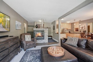 Rare 3 Bedroom for under $1M. East Village. Nicely maintained - photo 2