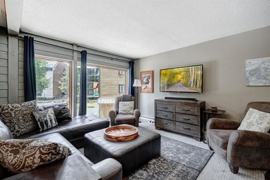 Rare 3 Bedroom for under $1M. East Village. Nicely maintained - photo 4