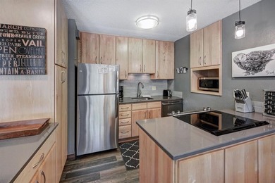 Rare 3 Bedroom for under $1M. East Village. Nicely maintained - photo 8