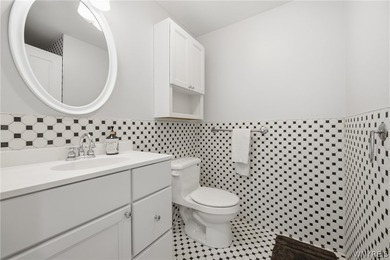 Experience the pinnacle of urban sophistication in this refined - photo 20