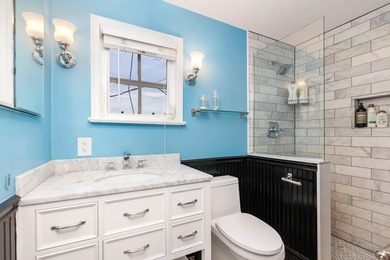 Located on a sprawling over 12,600 square foot lot, stunning - photo 20