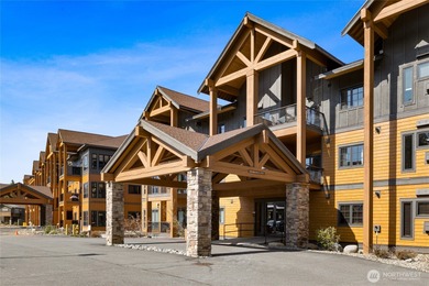 Welcome to effortless mountain living in this spacious 2-bedroom