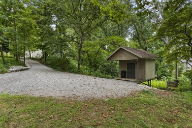 Charming Retreat on TWO Waterfront Lots with YEAR ROUND, DEEP - photo 22
