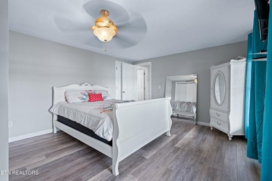Welcome to 1413 Highway 139 in Dandridge, where breathtaking - photo 37