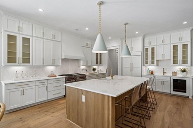 Welcome to 914 Lakeview Drive, a stunning new construction - photo 12