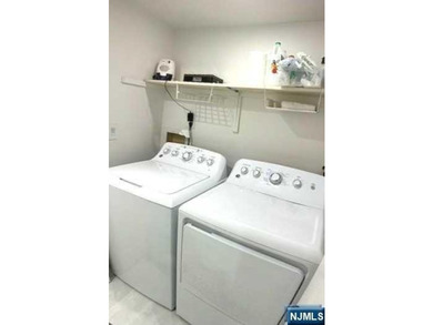 Rare opportunity to own full renovated unit recently - photo 16