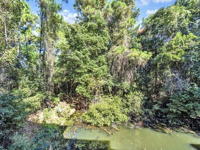 Sleeps 4! This beautifully updated 2nd-floor end-unit 1-bedroom - photo 20