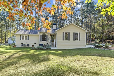 Lake Sinclair Home For Sale in Eatonton Georgia