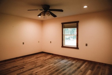 Great 3-bedroom, 2-bath home in a very secluded area in the - photo 18
