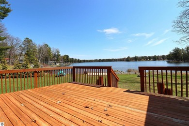 Beautifully remodeled retreat on all-sports Big Island Lake near - photo 20
