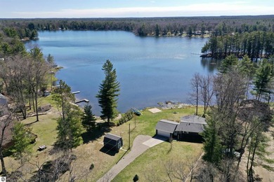 Beautifully remodeled retreat on all-sports Big Island Lake near - photo 22