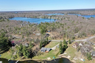 Beautifully remodeled retreat on all-sports Big Island Lake near - photo 23