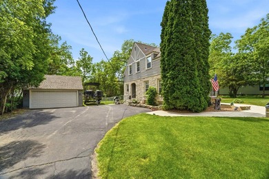 This beautiful character home features 4 bedrooms and 2 full - photo 29