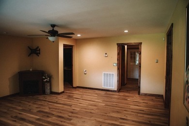 Great 3-bedroom, 2-bath home in a very secluded area in the - photo 29