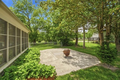 This beautiful character home features 4 bedrooms and 2 full - photo 30