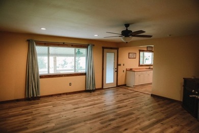 Great 3-bedroom, 2-bath home in a very secluded area in the - photo 32
