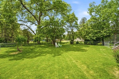 This beautiful character home features 4 bedrooms and 2 full - photo 33