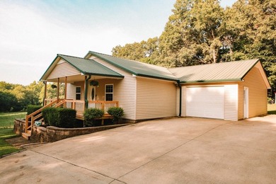 Great 3-bedroom, 2-bath home in a very secluded area in the - photo 38
