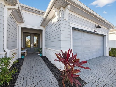 Impeccably maintained and barely lived in, this 2-year-old - photo 4