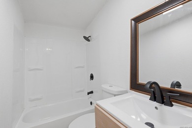 Move-in ready Hill Country home just minutes from Canyon Lake in - photo 6