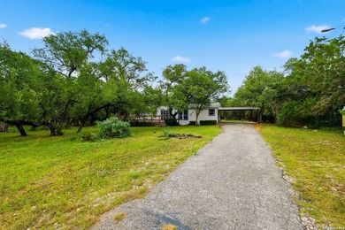 Move-in ready Hill Country home just minutes from Canyon Lake in - photo 8