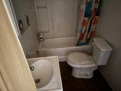 Beautiful 2.5 acres with a older 3 bed 2 bath MFH fixer - upper - photo 12