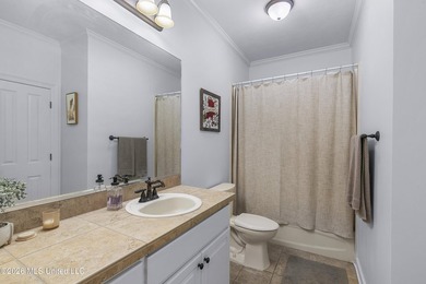 Waterfront home on a large lot in Lake Caroline, complete with a - photo 13