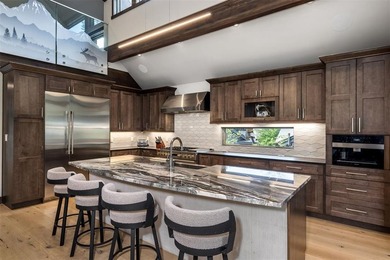 This spectacular 6-bedroom, 6-bathroom mountain modern residence - photo 3