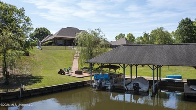 Waterfront home on a large lot in Lake Caroline, complete with a - photo 37
