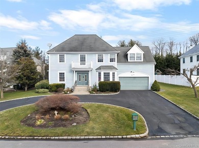 Elegant Colonial Home in the Heart of Roslyn's Prestigious North - photo 1