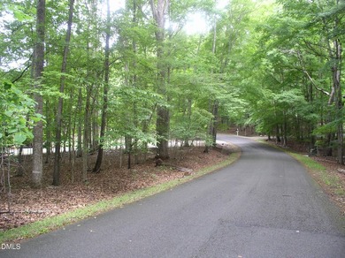 Discover your perfect lake getaway in the premier, upscale - photo 9